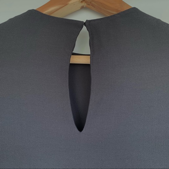 •H&M• Charcoal Gray Viscose Side Knot Dress-Size 6 - Picture 5 of 7